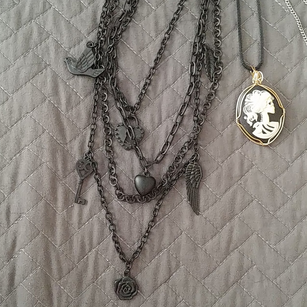 Jewelry 4pc Bundle - Picture 4 of 7